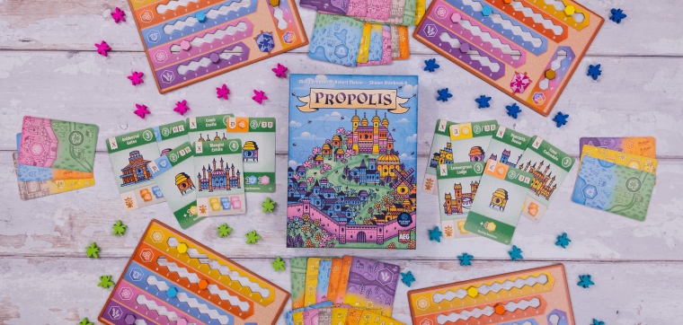 Propolis board game with nature aspects